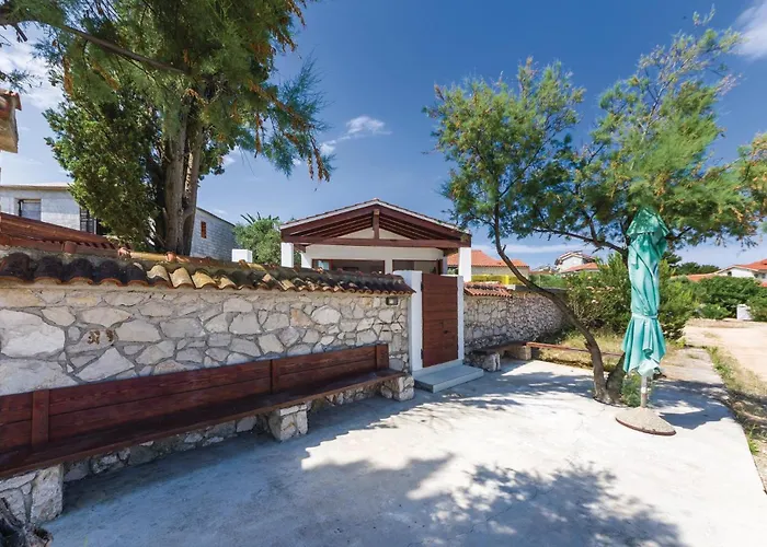 Nice Home In Zdrelac With Sauna * Ždrelac