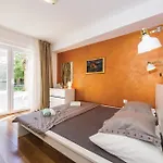 Dom wakacyjny Luxurious In With Sauna Ždrelac