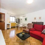 Nice Home In Zdrelac With Sauna Vikendica