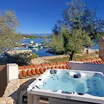 Luxurious In With Sauna 度假居 Ždrelac