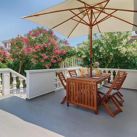 Amazing Home In Zdrelac With Wifi Holiday home *