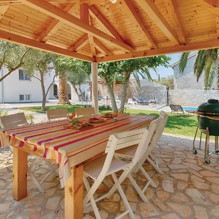 Holiday home Amazing Home In Zdrelac With Wifi Zdrelac