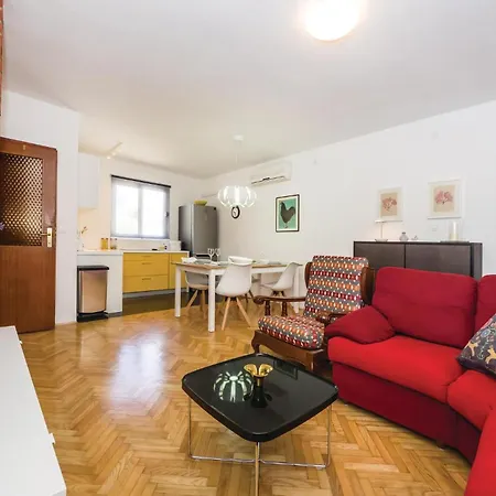 Amazing Home In Zdrelac With Wifi Holiday home
