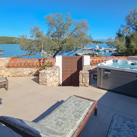 펜션 In With Sauna *