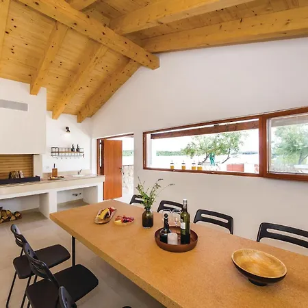 Luxurious In With Sauna Ždrelac