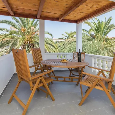 Dom wakacyjny In With Sauna *