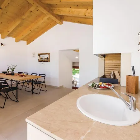 Feriehus In With Sauna Ždrelac