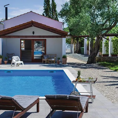 In With Sauna Dom wakacyjny *