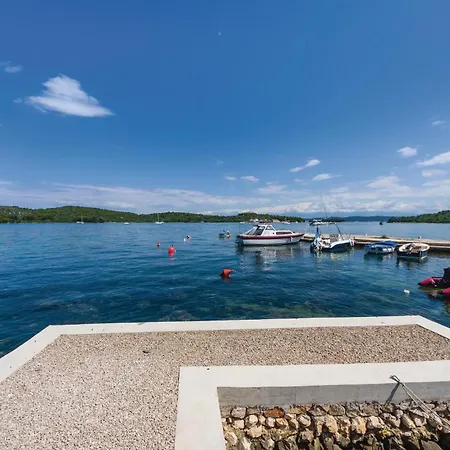 Dom wakacyjny In With Sauna Ždrelac