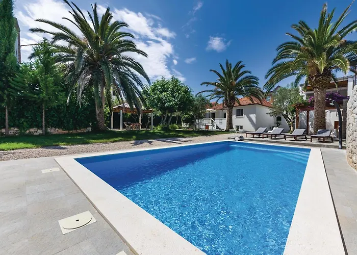 Nice Home In Zdrelac With Sauna Vikendica