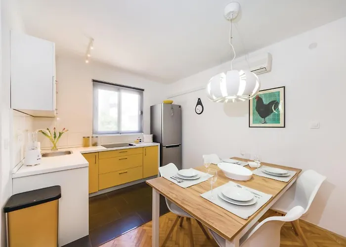 Nice Home In Zdrelac With Sauna Vikendica