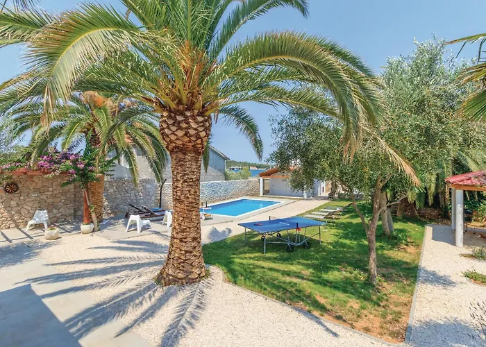 Nice Home In Zdrelac With Sauna Vikendica