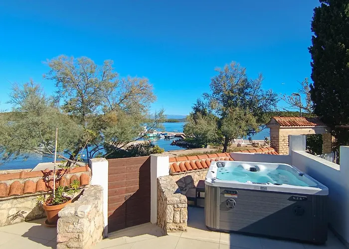 Vikendica Nice Home In Zdrelac With Sauna